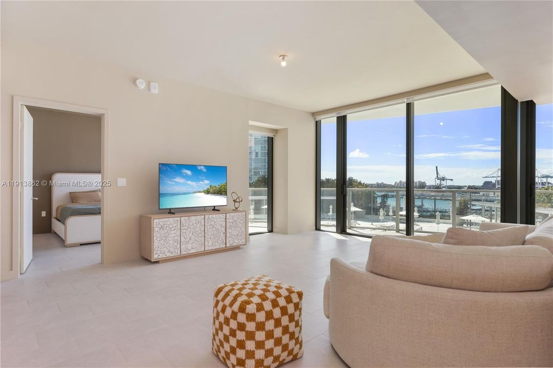 For Rent: $13,000 (1 beds, 1 baths, 1110 Square Feet)