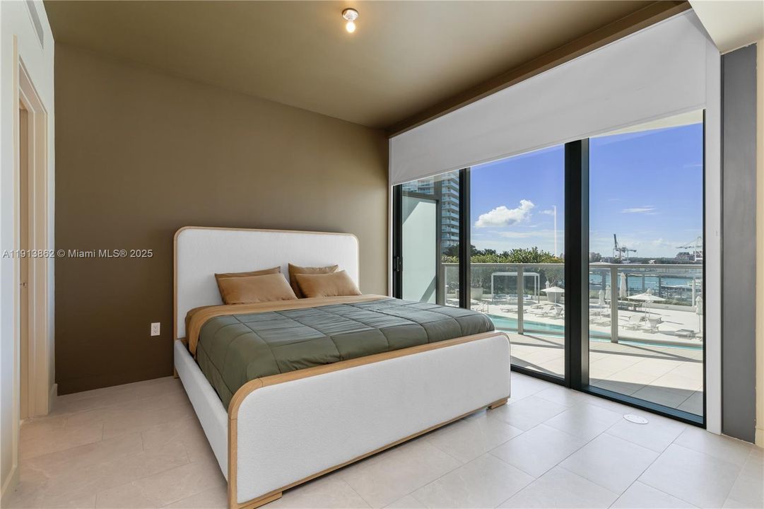 For Rent: $13,000 (1 beds, 1 baths, 1110 Square Feet)