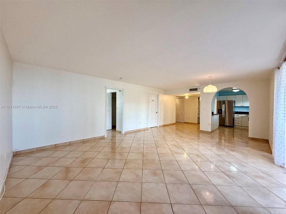 For Rent: $3,400 (2 beds, 2 baths, 1228 Square Feet)