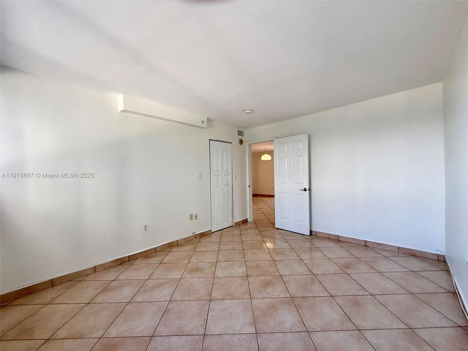 For Rent: $3,400 (2 beds, 2 baths, 1228 Square Feet)