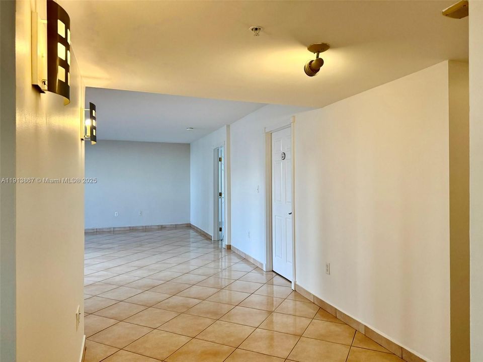 For Rent: $3,400 (2 beds, 2 baths, 1228 Square Feet)