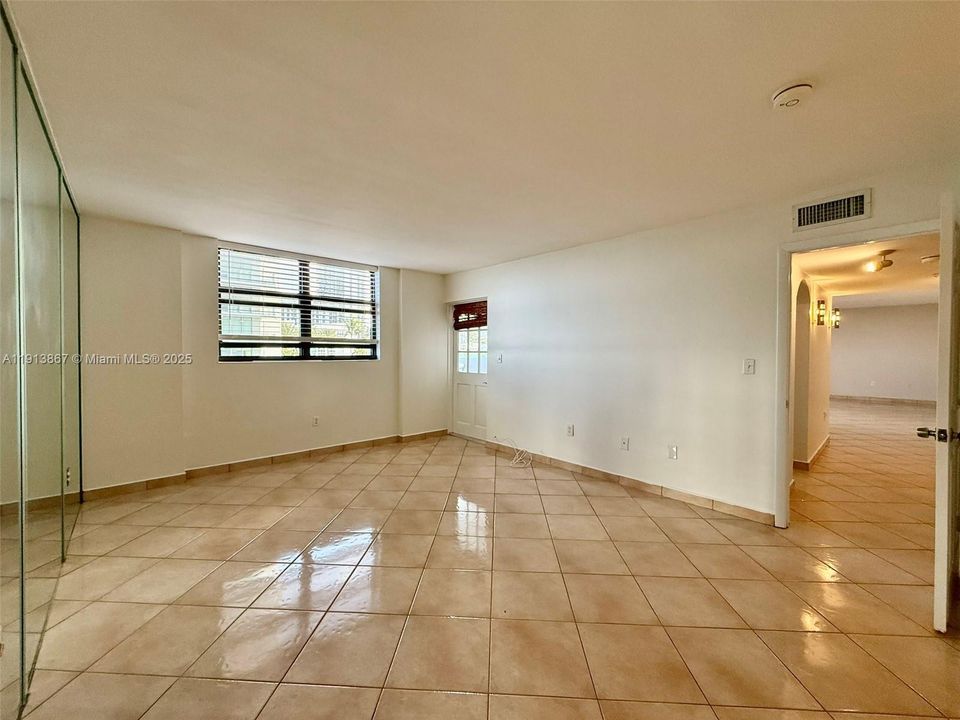 For Rent: $3,400 (2 beds, 2 baths, 1228 Square Feet)