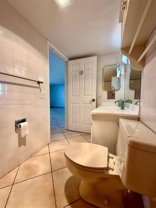 For Rent: $3,400 (2 beds, 2 baths, 1228 Square Feet)