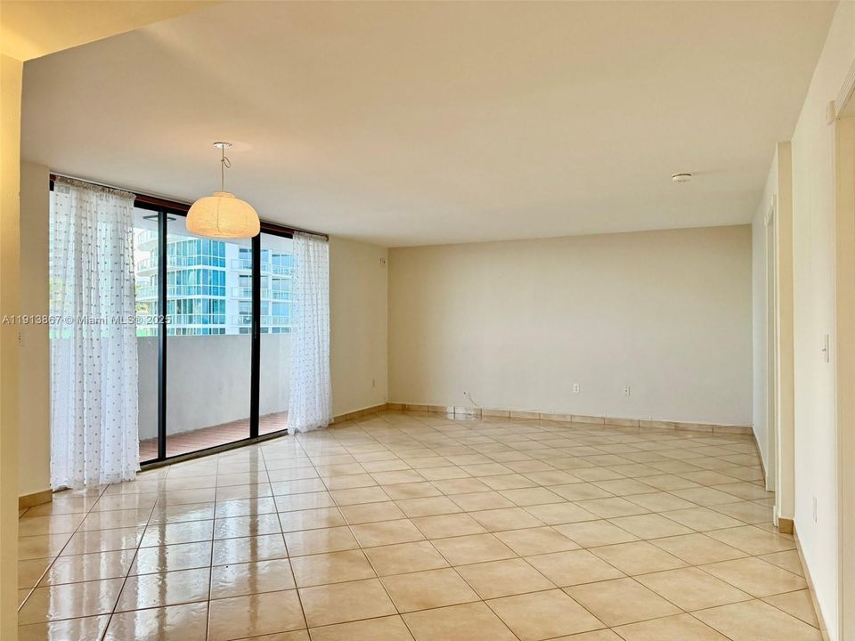 For Rent: $3,400 (2 beds, 2 baths, 1228 Square Feet)