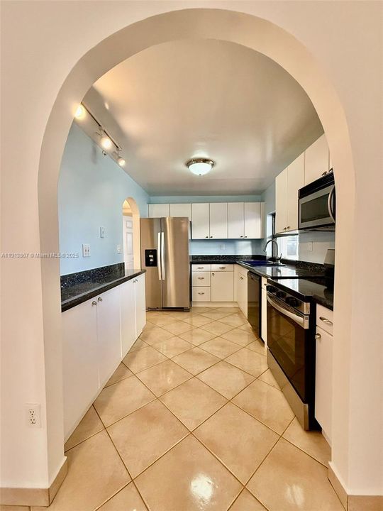 For Rent: $3,400 (2 beds, 2 baths, 1228 Square Feet)