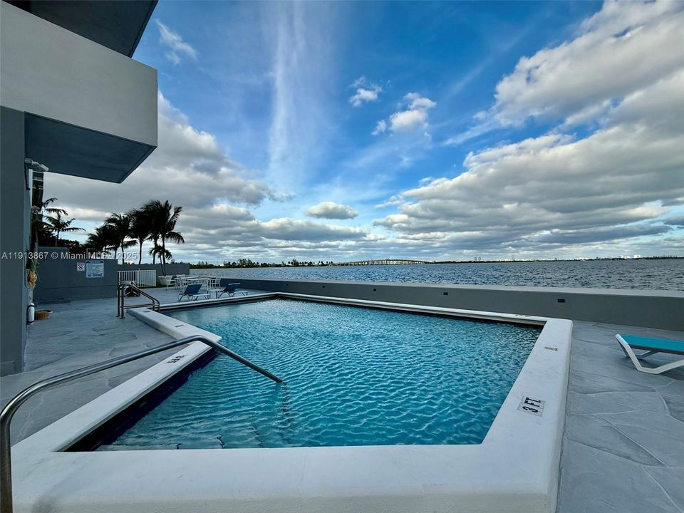 For Rent: $3,400 (2 beds, 2 baths, 1228 Square Feet)