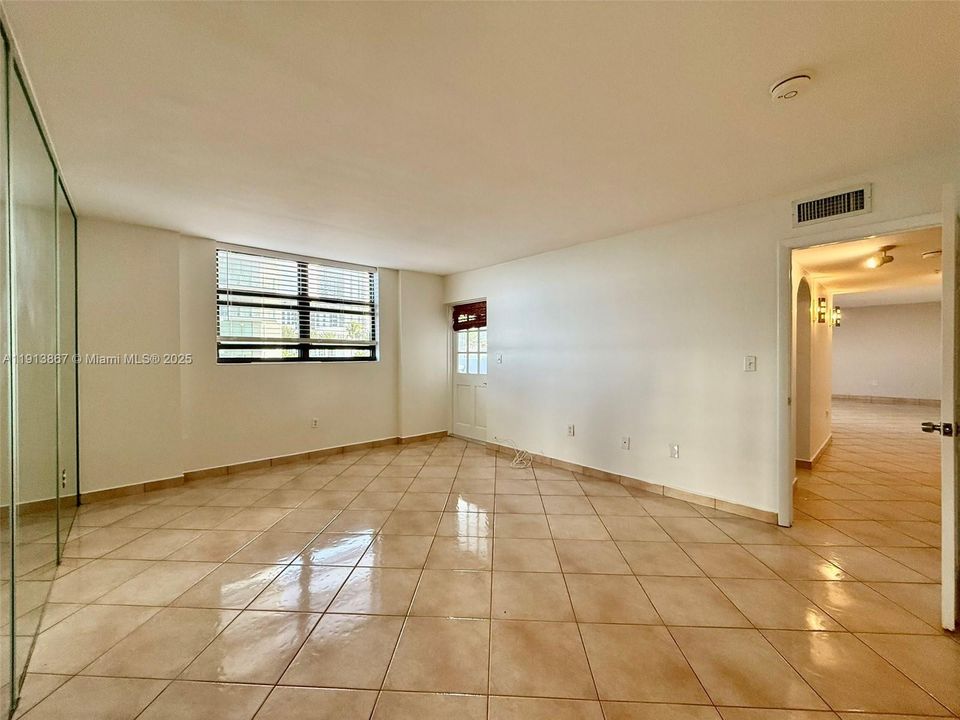 For Rent: $3,400 (2 beds, 2 baths, 1228 Square Feet)