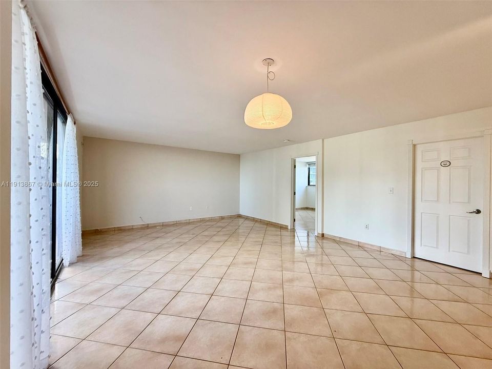 For Rent: $3,400 (2 beds, 2 baths, 1228 Square Feet)