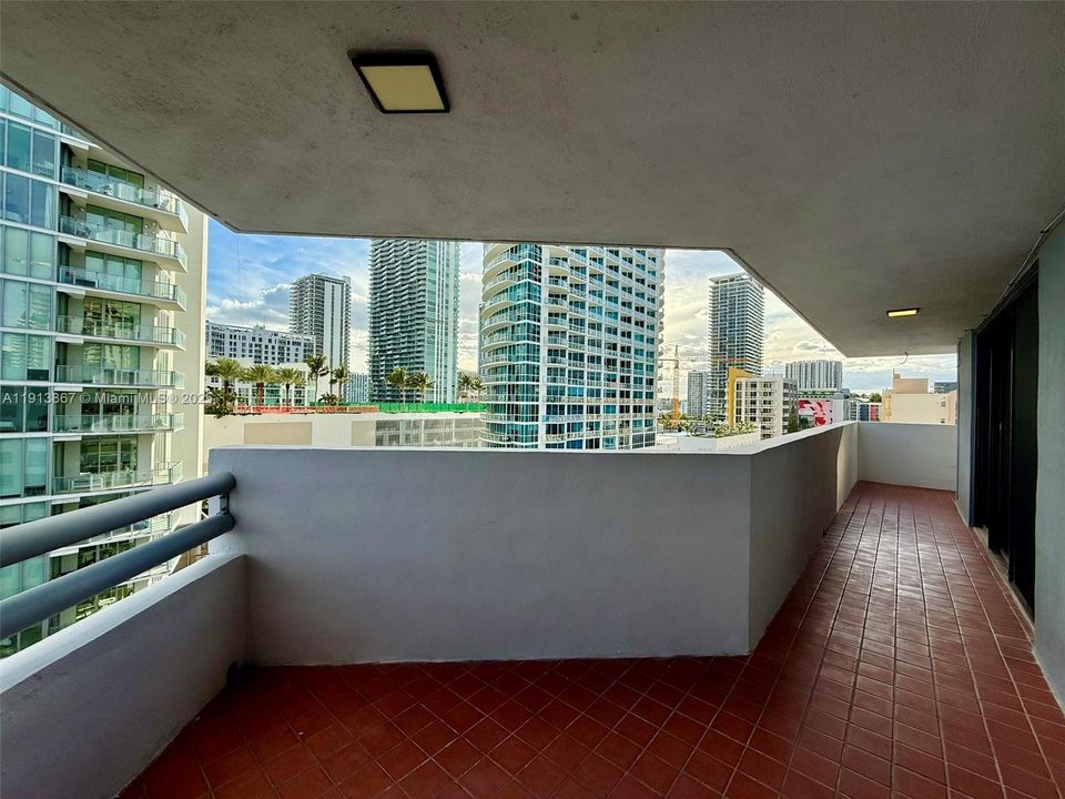 For Rent: $3,400 (2 beds, 2 baths, 1228 Square Feet)