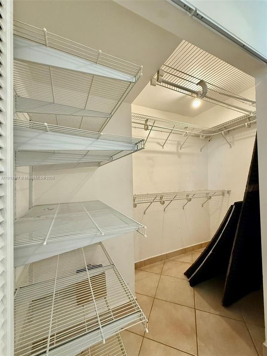 For Rent: $3,400 (2 beds, 2 baths, 1228 Square Feet)