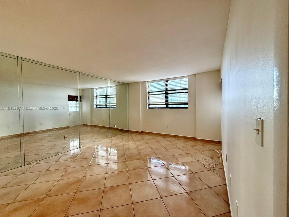 For Rent: $3,400 (2 beds, 2 baths, 1228 Square Feet)