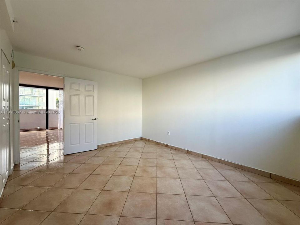 For Rent: $3,400 (2 beds, 2 baths, 1228 Square Feet)