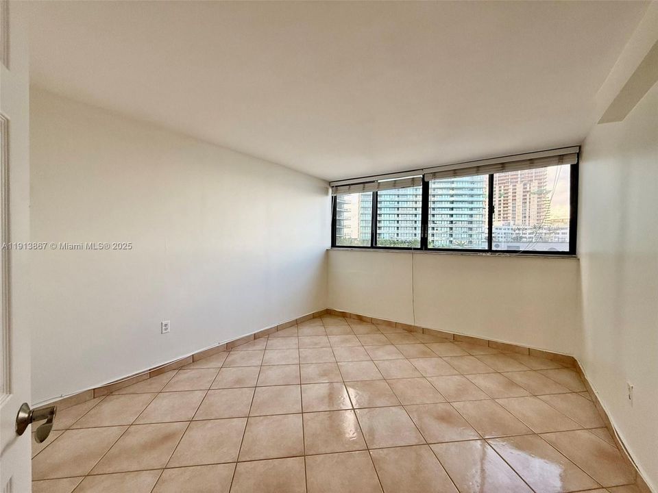 For Rent: $3,400 (2 beds, 2 baths, 1228 Square Feet)