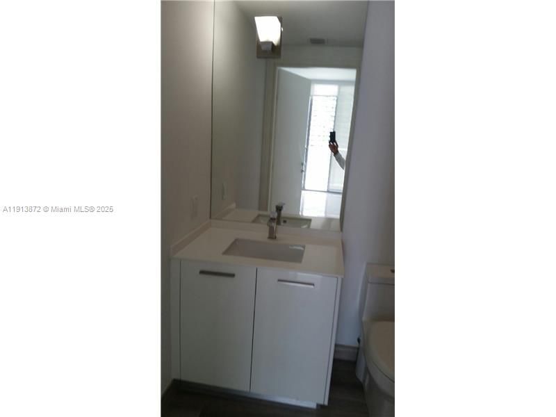 For Sale: $410,000 (0 beds, 1 baths, 420 Square Feet)