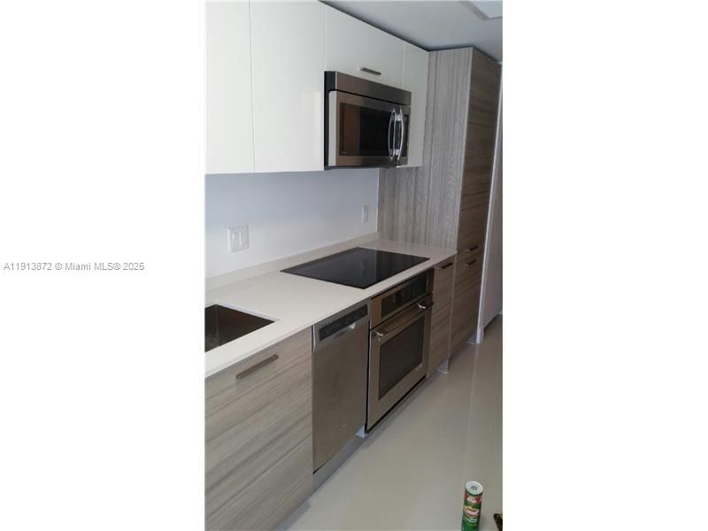 For Sale: $410,000 (0 beds, 1 baths, 420 Square Feet)