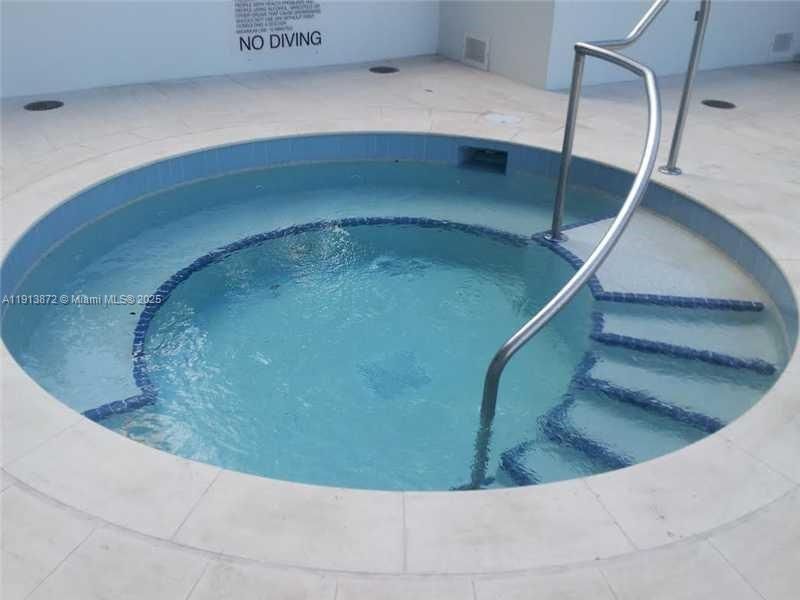 For Sale: $410,000 (0 beds, 1 baths, 420 Square Feet)