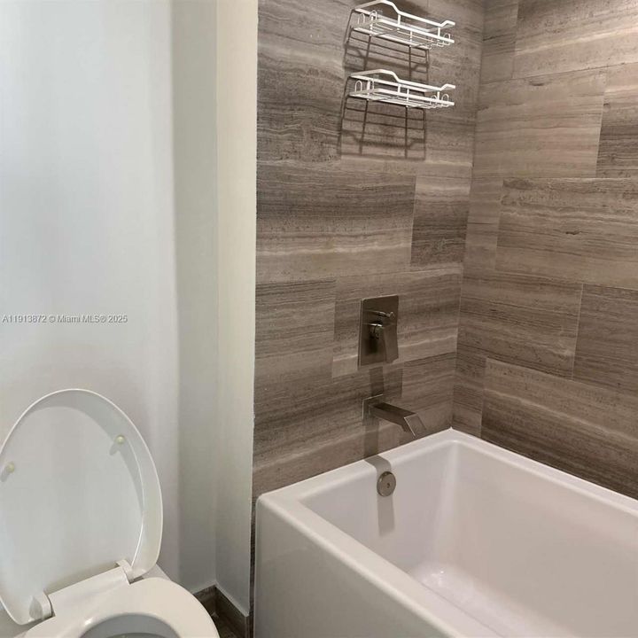 For Sale: $410,000 (0 beds, 1 baths, 420 Square Feet)