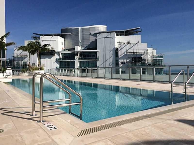 For Sale: $410,000 (0 beds, 1 baths, 420 Square Feet)