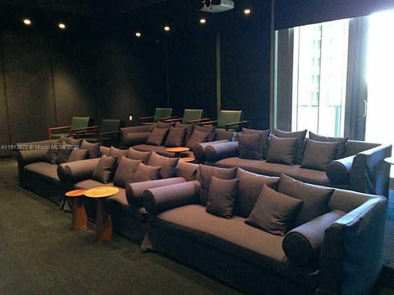 For Sale: $410,000 (0 beds, 1 baths, 420 Square Feet)