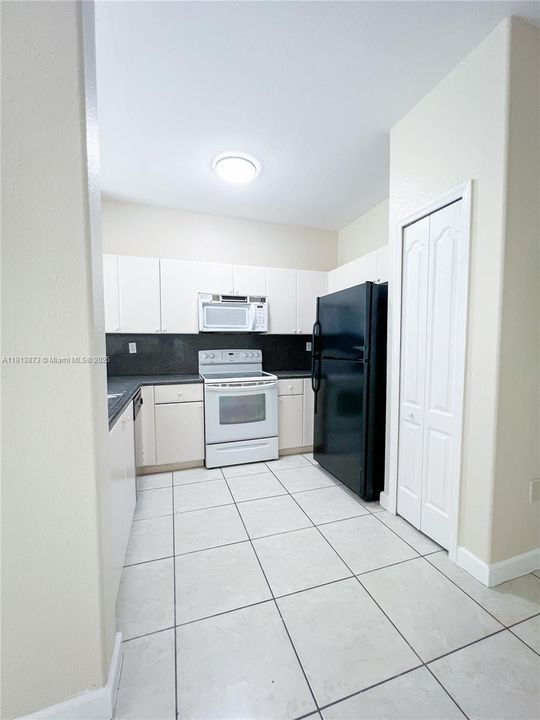 待售: $265,000 (3 贝兹, 2 浴室, 1166 平方英尺)