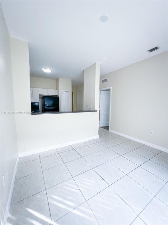 待售: $265,000 (3 贝兹, 2 浴室, 1166 平方英尺)