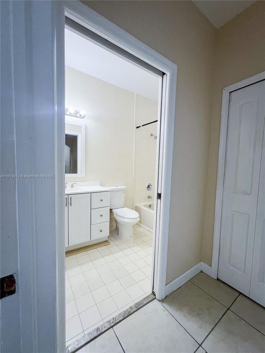 待售: $265,000 (3 贝兹, 2 浴室, 1166 平方英尺)