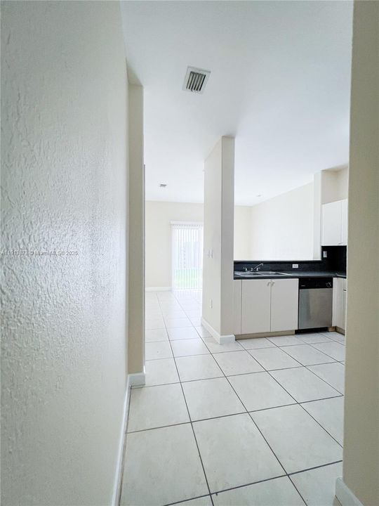 待售: $265,000 (3 贝兹, 2 浴室, 1166 平方英尺)