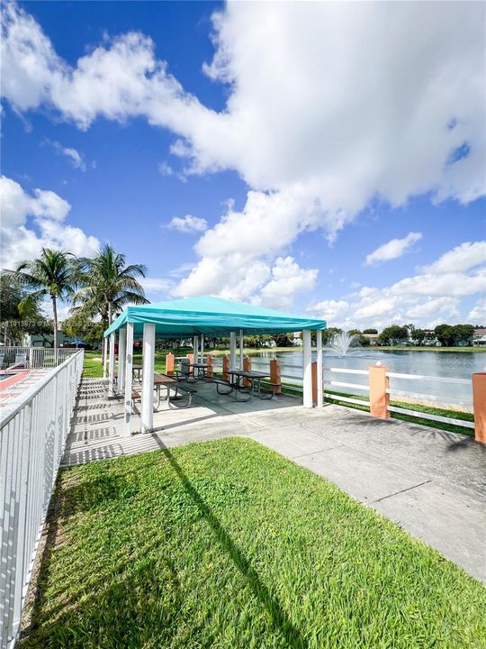 待售: $265,000 (3 贝兹, 2 浴室, 1166 平方英尺)