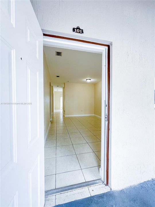 待售: $265,000 (3 贝兹, 2 浴室, 1166 平方英尺)