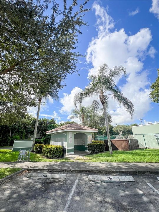 待售: $265,000 (3 贝兹, 2 浴室, 1166 平方英尺)