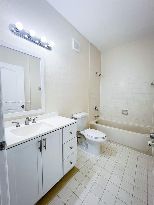 待售: $265,000 (3 贝兹, 2 浴室, 1166 平方英尺)