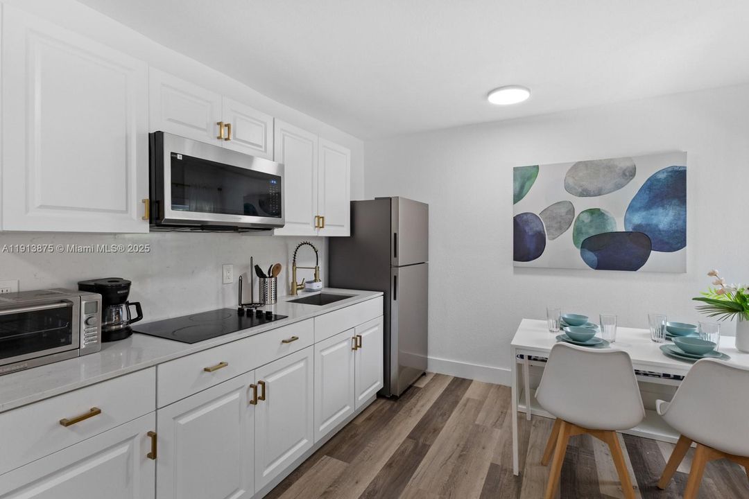 待售: $675,000 (3 贝兹, 3 浴室, 1181 平方英尺)