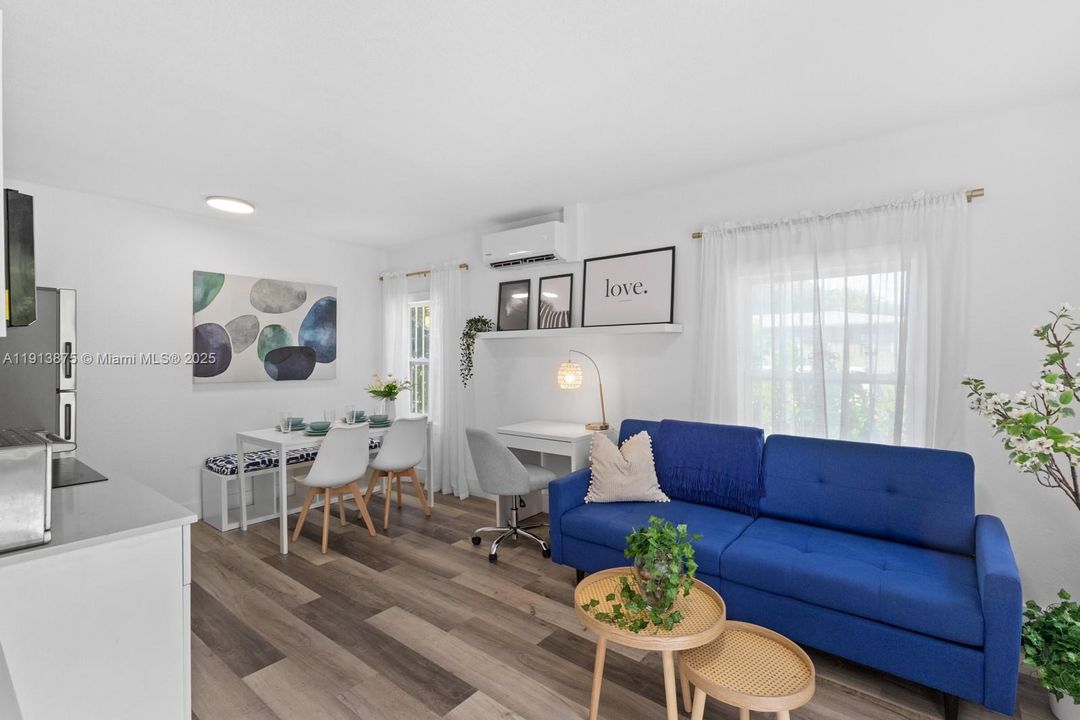 待售: $675,000 (3 贝兹, 3 浴室, 1181 平方英尺)