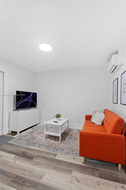 待售: $675,000 (3 贝兹, 3 浴室, 1181 平方英尺)