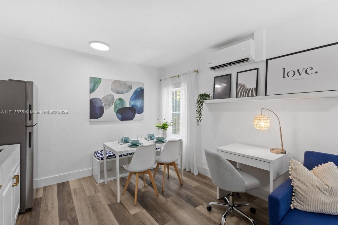 待售: $675,000 (3 贝兹, 3 浴室, 1181 平方英尺)