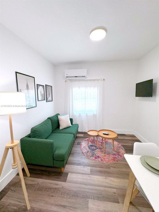 待售: $675,000 (3 贝兹, 3 浴室, 1181 平方英尺)