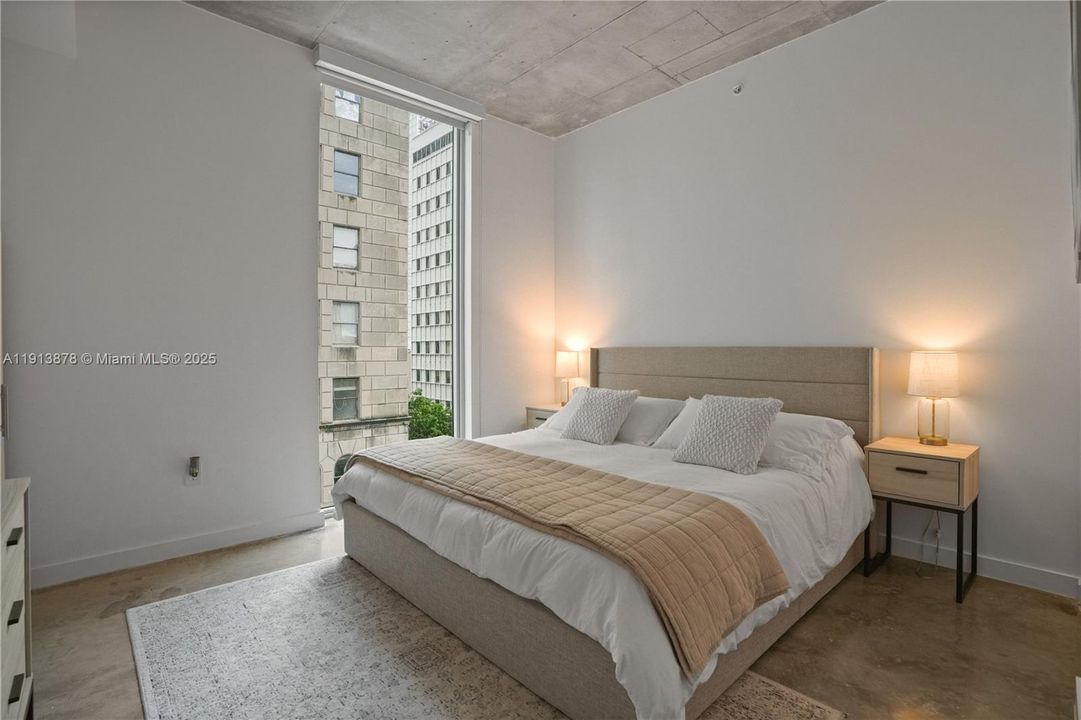 待售: $395,000 (1 贝兹, 1 浴室, 736 平方英尺)