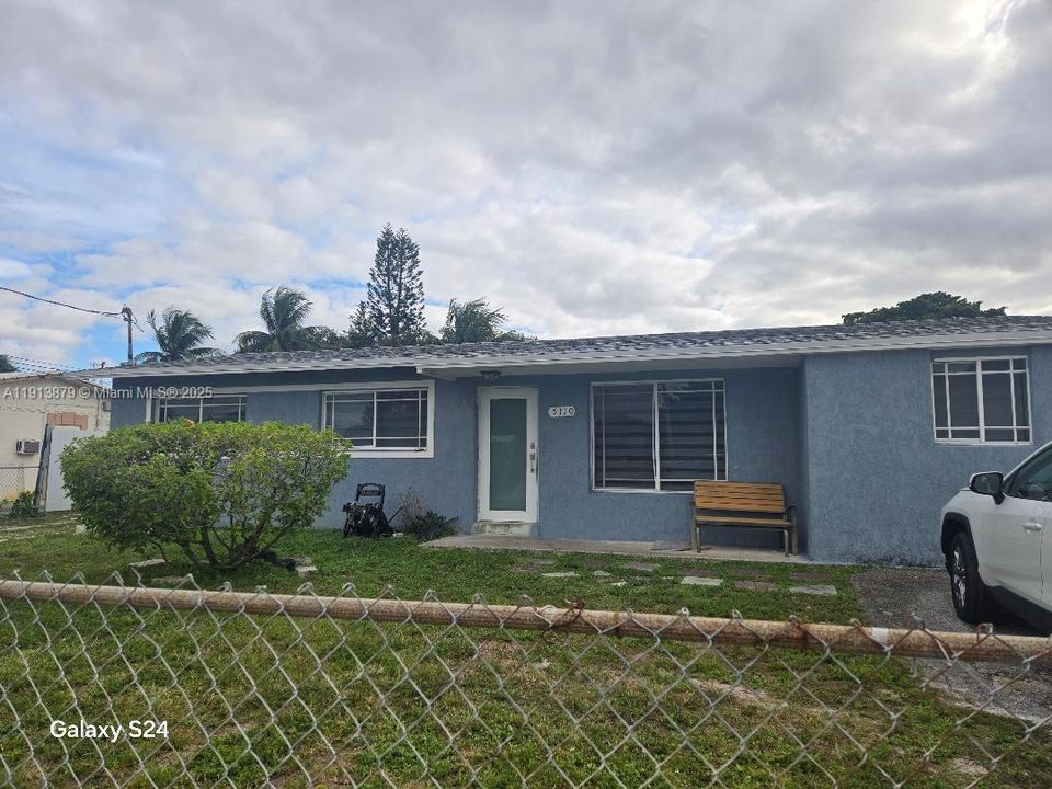 For Sale: $589,500 (3 beds, 1 baths, 1658 Square Feet)