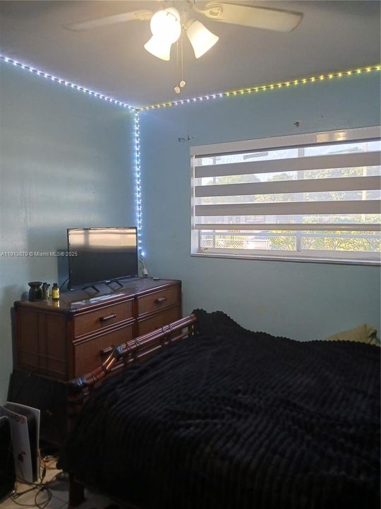 For Sale: $589,500 (3 beds, 1 baths, 1658 Square Feet)