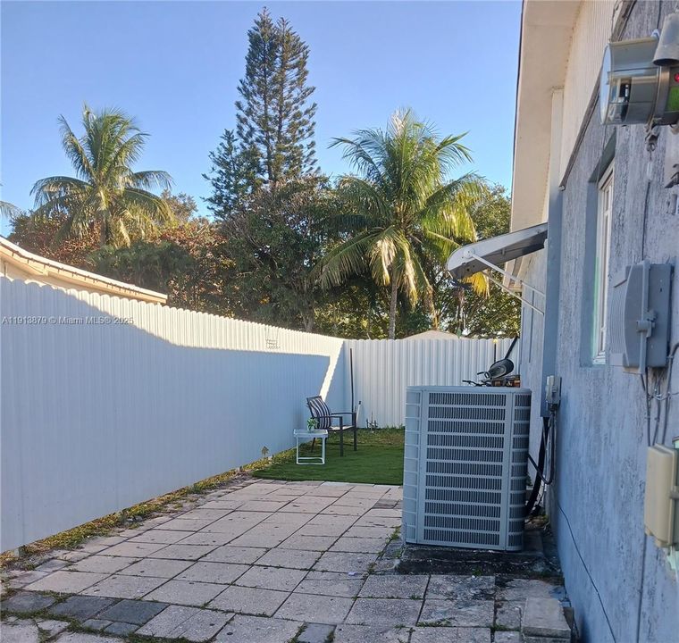 For Sale: $589,500 (3 beds, 1 baths, 1658 Square Feet)