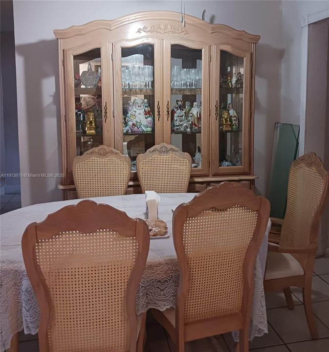 For Sale: $589,500 (3 beds, 1 baths, 1658 Square Feet)