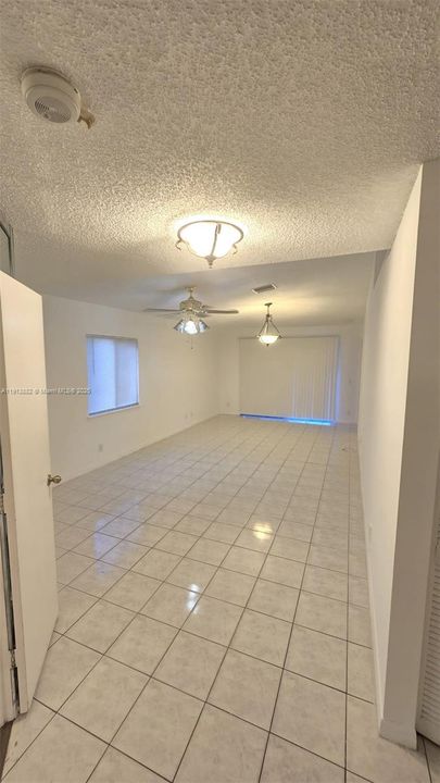 На продажу: $433,900 (3 спален, 2 ванн, 1170 Квадратных фут)