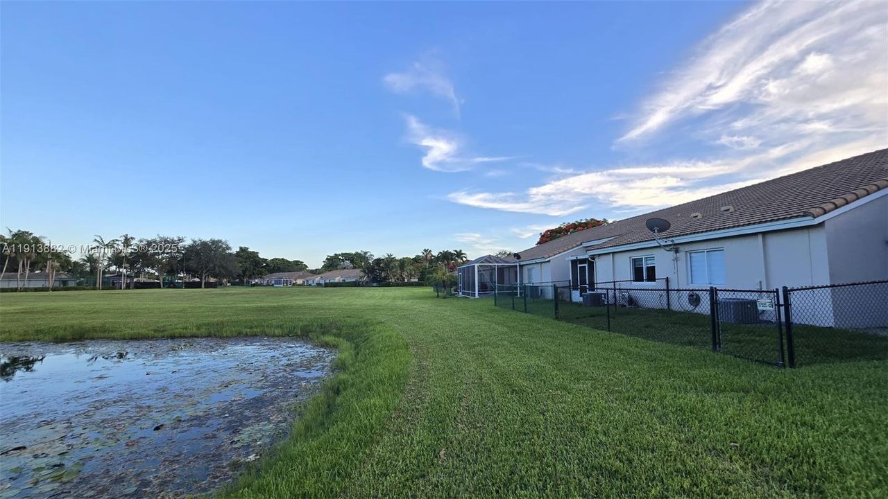 На продажу: $433,900 (3 спален, 2 ванн, 1170 Квадратных фут)