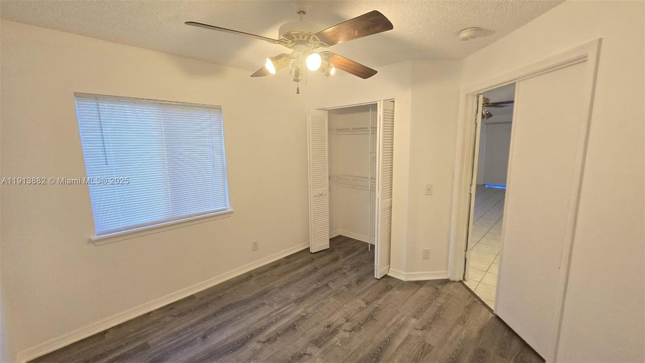 На продажу: $433,900 (3 спален, 2 ванн, 1170 Квадратных фут)