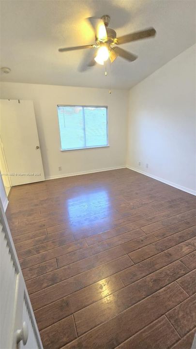 На продажу: $433,900 (3 спален, 2 ванн, 1170 Квадратных фут)