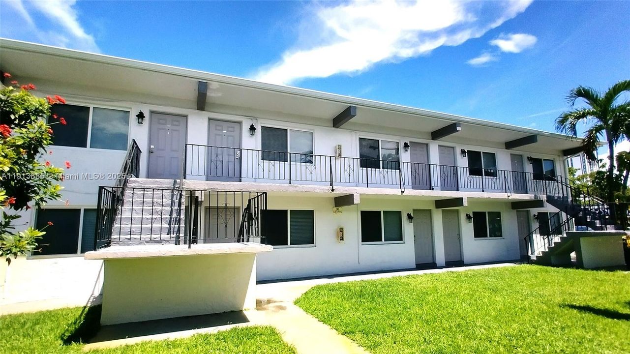 合同活跃: $1,600 (1 贝兹, 1 浴室, 680 平方英尺)