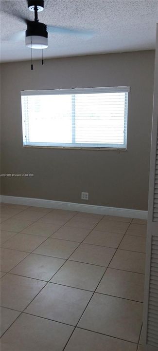 合同活跃: $1,600 (1 贝兹, 1 浴室, 680 平方英尺)