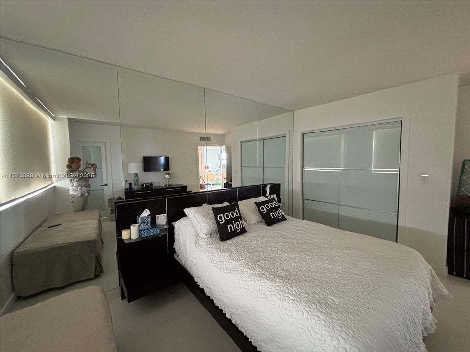 合同活跃: $6,500 (2 贝兹, 2 浴室, 1299 平方英尺)