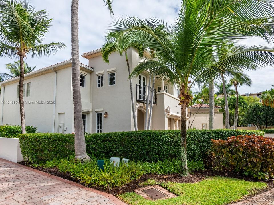 En Renta: $13,995 (4 camas, 4 baños, 3250 Pies cuadrados)