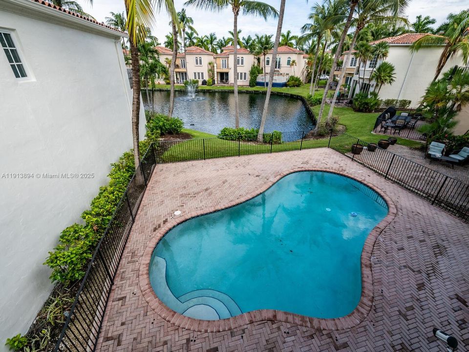 En Renta: $13,995 (4 camas, 4 baños, 3250 Pies cuadrados)